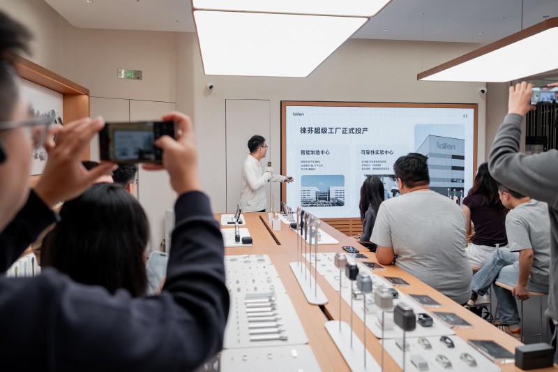 徕芬深圳首店开业:超级工厂加持下的线下扩张野心