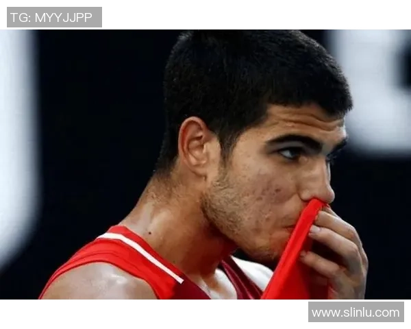 国外足球明星受伤瞬间曝光他们的坚韧与痛苦让人心疼 国外足球明星受伤瞬间曝光他们的坚韧与痛苦让人心疼