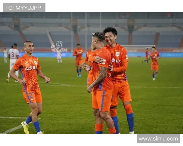 武汉篮球队在城市联赛积分榜上以77分稳居第一名展现强劲实力