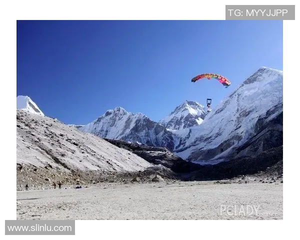 足球明星高空挑战极限爬墙高清图片展示运动员的勇气与魅力 足球明星高空挑战极限爬墙高清图片展示运动员的勇气与魅力
